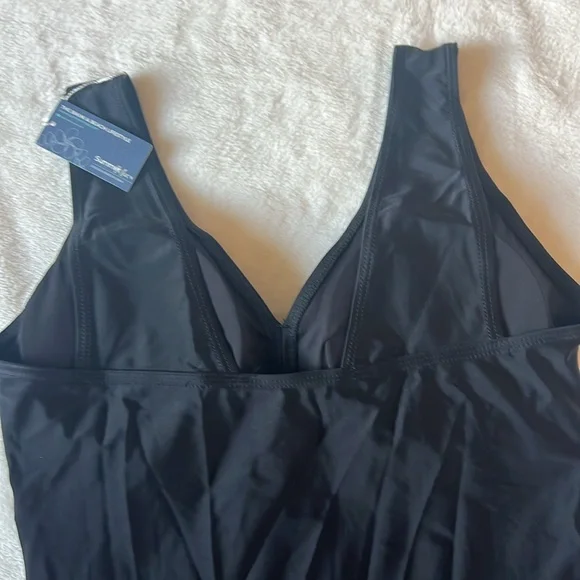NWT, Medium Women's One Piece Swimsuits Tummy Control Swim Dresses Swimsuit. - Picture 10 of 11